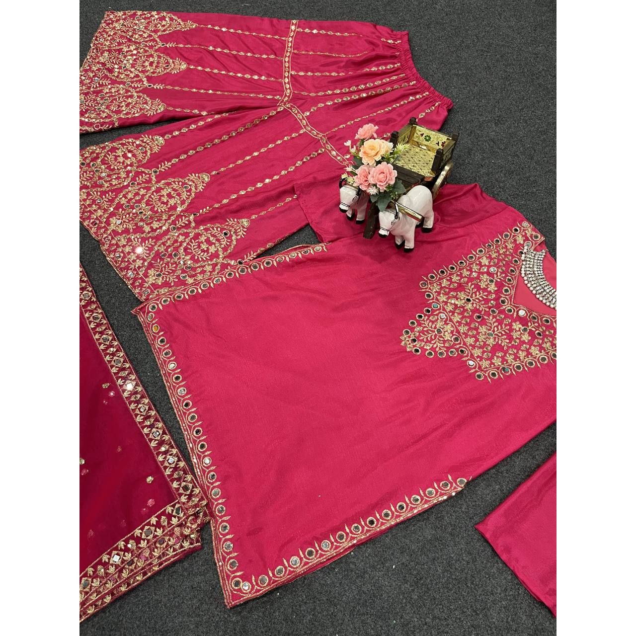 Silken Spark Mirror Set
