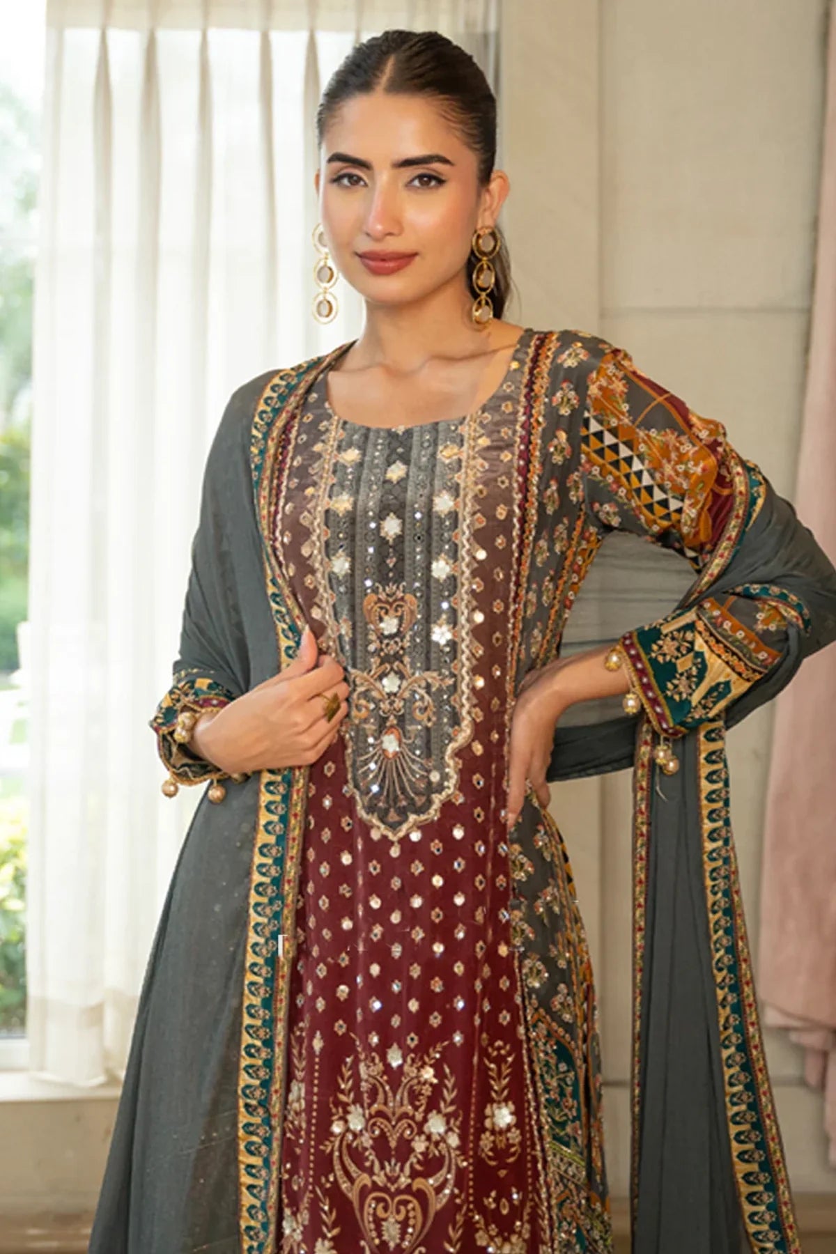 Noor-e-Aaina