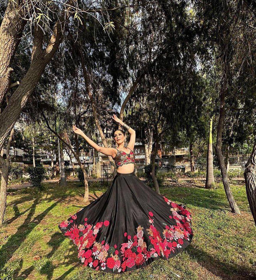 EEIRE BLACK LEHENGA WITH FLOWER EMBROIDERY