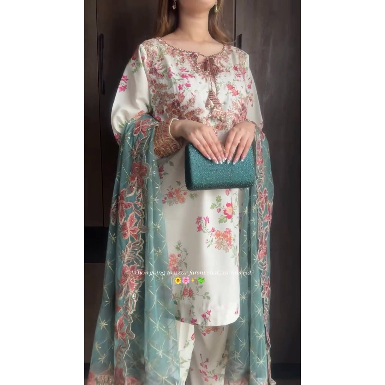 Farshi Charm Silk Set