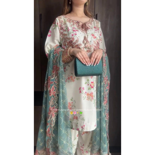 Farshi Charm Silk Set