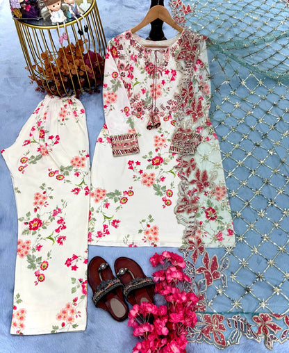 Farshi Charm Silk Set