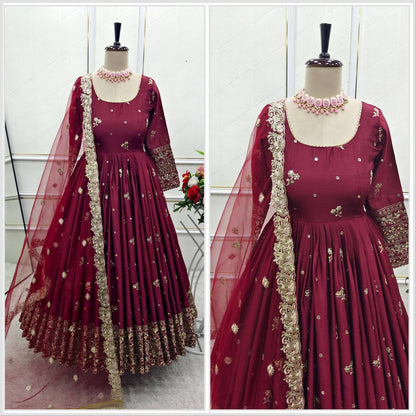 Laal Ishq : Gown Set